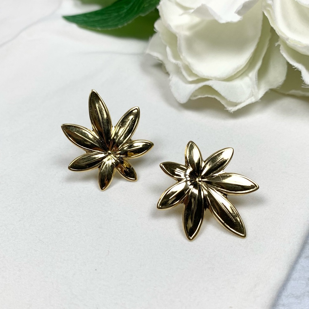 Vintage Gold Plated Leaf Concho Earrings